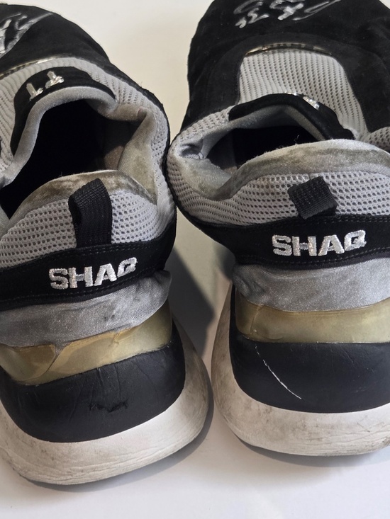 Shaquille O\'Neal Worn & Signed Shaq Sneakers Size 22 - Both Autographed main image 5